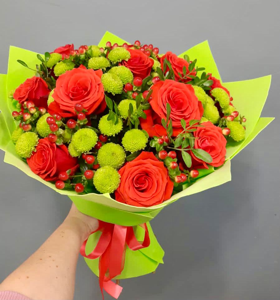 Букет цветов из: Хризантемы и Розы в Чуфарово