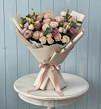 Букет цветов из:  Розы и Лизиантусы в Чуфарово