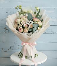 Букет цветов из:  Розы и Лизиантусы в Чуфарово