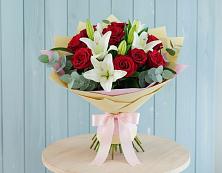 Букет цветов из:  Лилии и Розы в Чуфарово