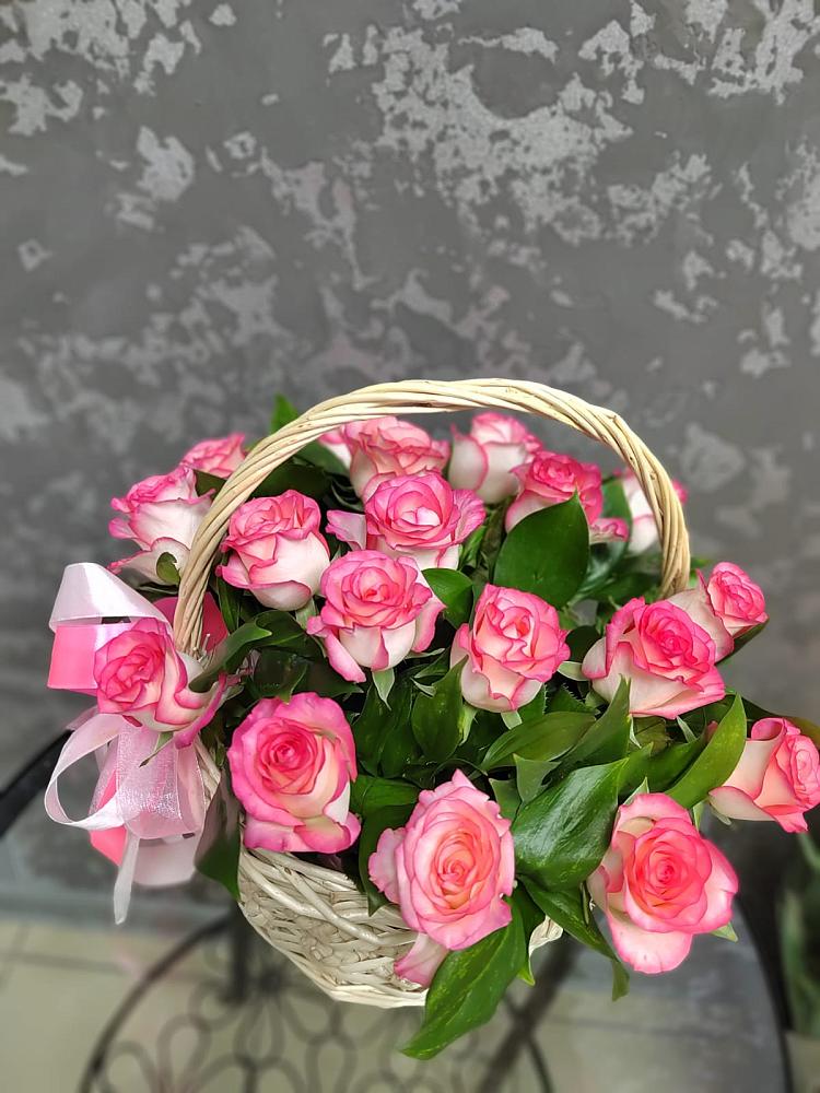 Цветочная композиция из Розы в корзине в Чуфарово
