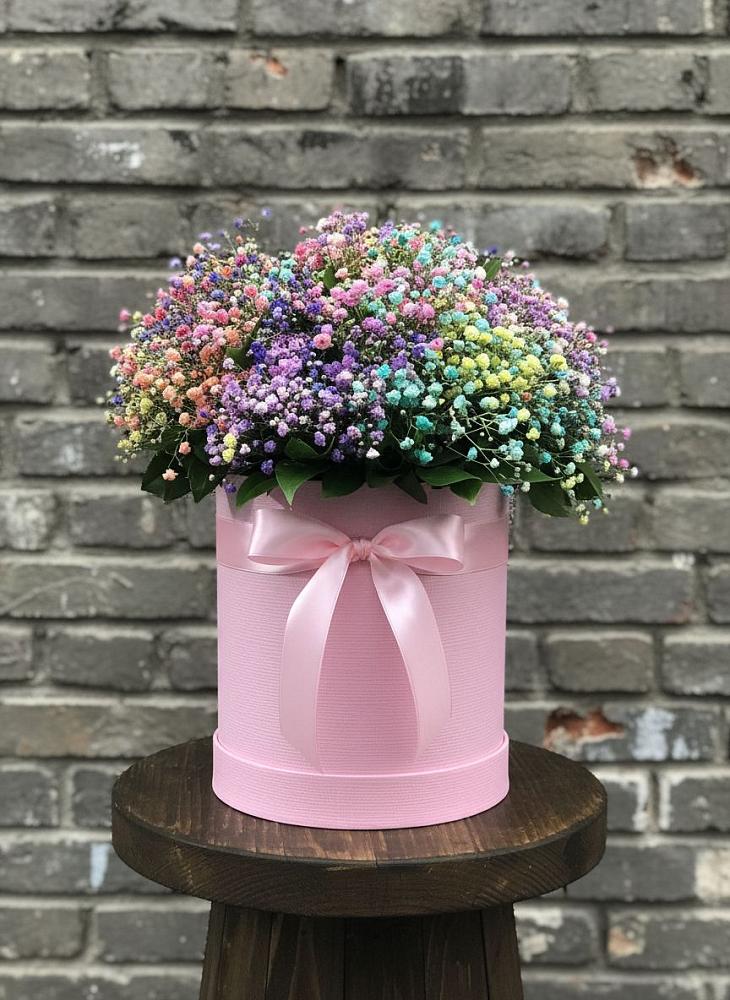 Цветочная композиция из Гипсофила и Розы в шляпной коробке в Чуфарово