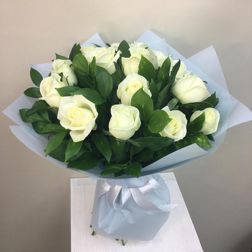 Букет 15 Белых роз Проуд в Чуфарово