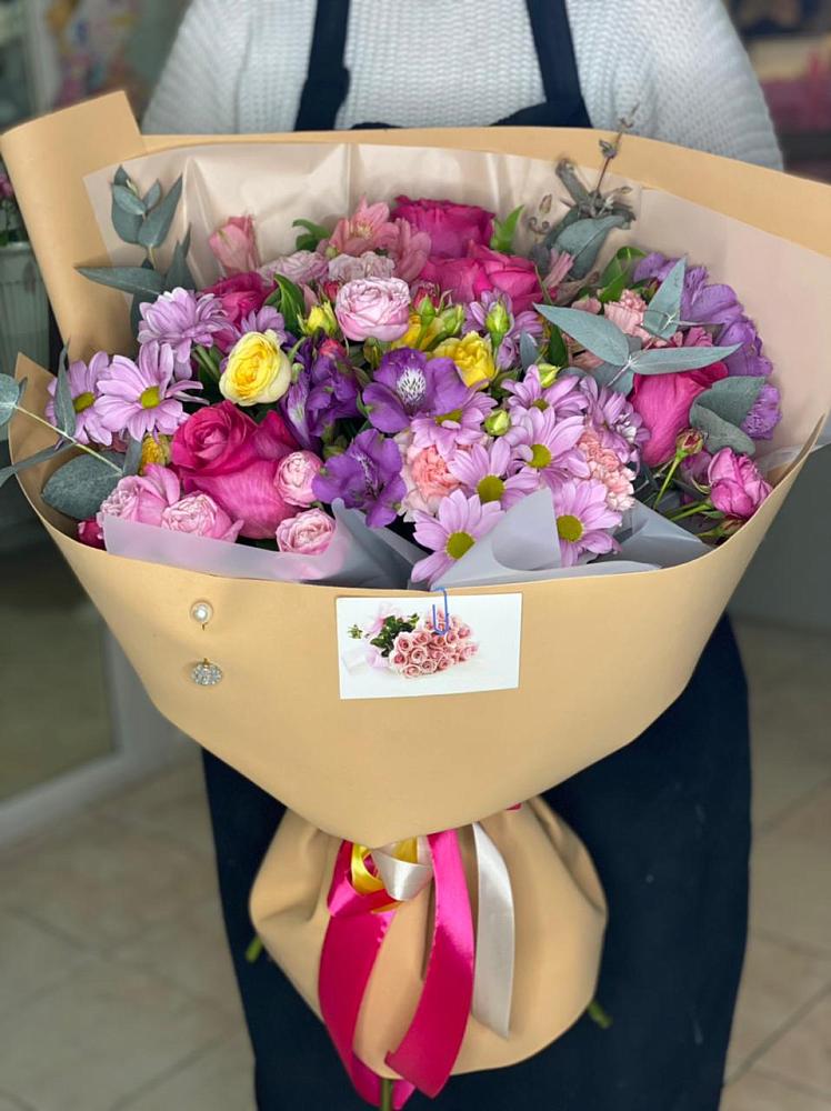 Букет цветов из: Хризантемы, Гвоздики и Альстромерии в Чуфарово