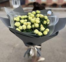 Букет Белые кустовые розы Солинеро в Чуфарово