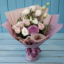 Букет цветов из:  Розы и Лизиантусы в Чуфарово