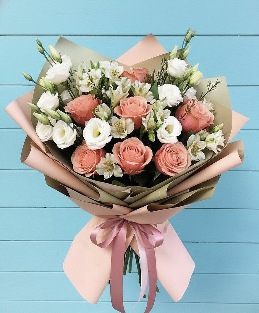 Букет цветов из: Розы, Альстромерии и Лизиантусы в Чуфарово