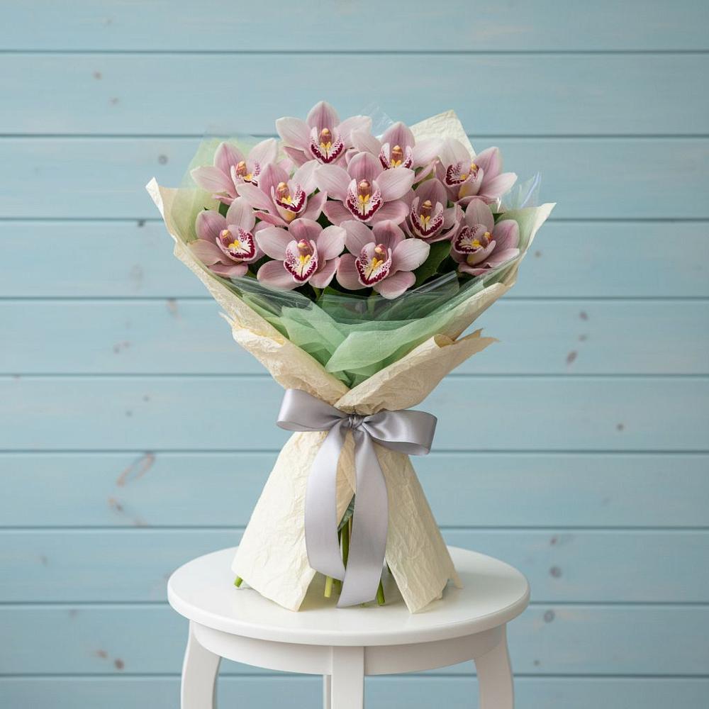 Букет цветов из: Орхидеи и Розы в Чуфарово