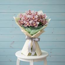 Букет цветов из:  Орхидеи и Розы в Чуфарово