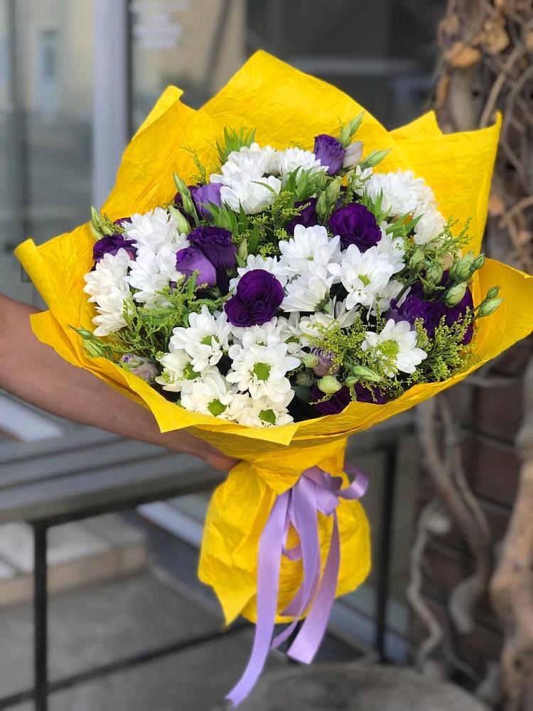 Букет цветов из: Ирисы, Хризантемы и Ромашки в Чуфарово