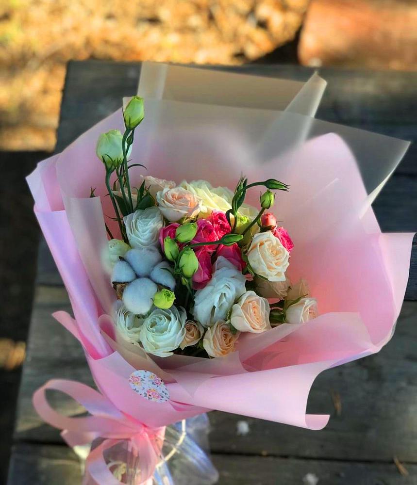 Букет цветов из: Розы и Лизиантусы в Чуфарово