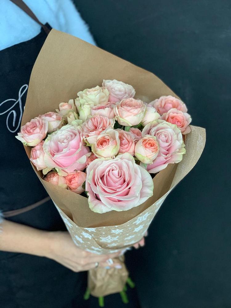 Букет цветов из: Хризантемы и Розы в Чуфарово