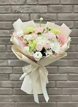 Букет цветов из:  Гвоздики, Розы, Лизиантусы и Хризантемы #REPLACE_PRED# Чуфарово