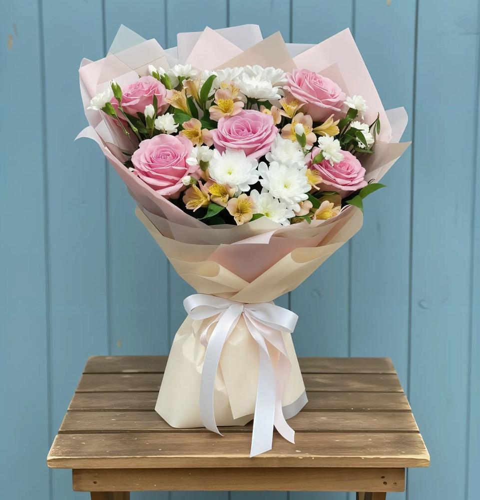 Букет цветов из: Гвоздики, Орхидеи и Розы в Чуфарово