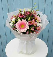 Букет цветов из:  Герберы, Альстромерии и Лизиантусы #REPLACE_PRED# Чуфарово