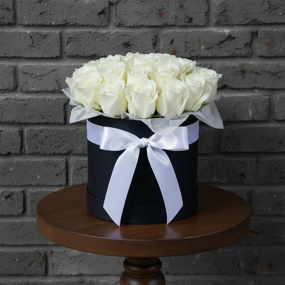 Цветочная композиция из Розы в шляпной коробке в Чуфарово