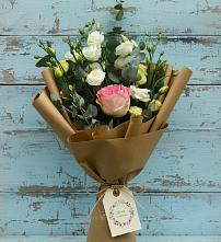 Букет цветов из:  Розы и Лизиантусы в Чуфарово