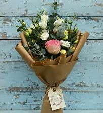 Букет цветов из:  Розы и Лизиантусы в Чуфарово