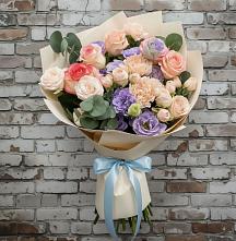 Букет цветов из:  Розы, Лизиантусы и Гвоздики в Чуфарово